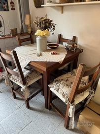Tavolo da cucina in legno e n.4 sedie abbinate