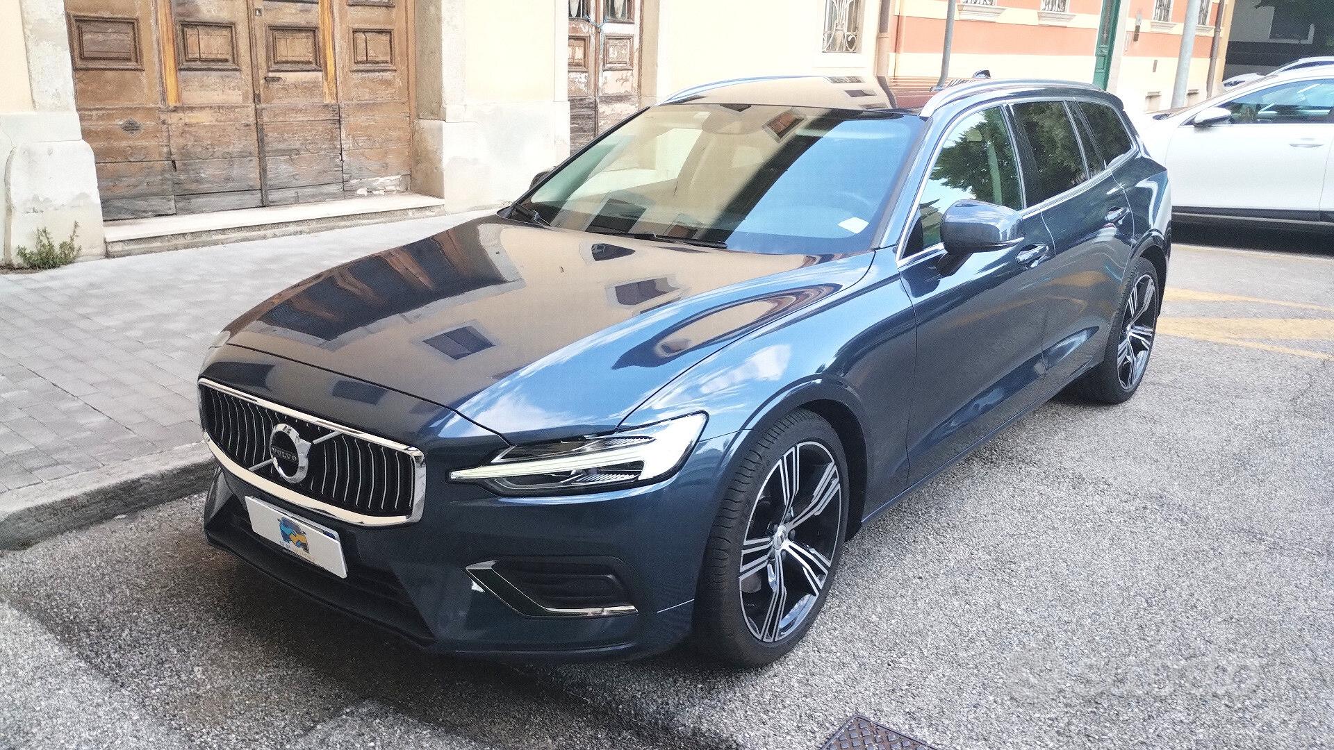 Volvo V60 2021 photo 2