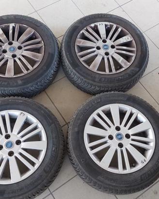 Gomme 4 stagioni con cerchi lega