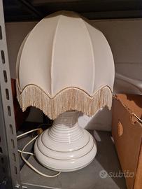 lampada da tavolo elegante 