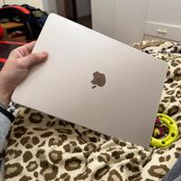 Apple macbook 2024