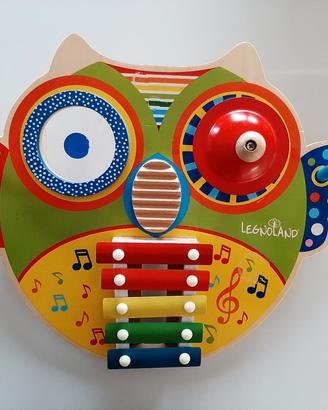 Gufo percussioni: xilofono, piatto e tamburo 