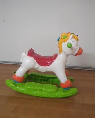 cavallo a dondolo per bambini 