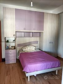 Cameretta colore magenta