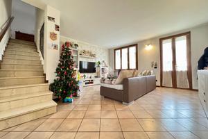 VILLA A SCHIERA A CASTELLEONE