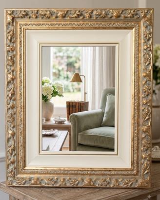Splendida cornice in legno con finitura oro