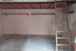 Garage, con soppalco mansardato