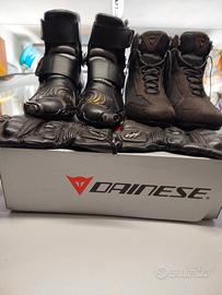 Stivaletti e guanti moto