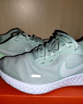 Scarpe Nike Revolution da running