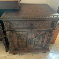 Studio antico scolpito in legno