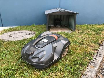 HUSQVARNA AUTOMOWER 330X + stazione + garage