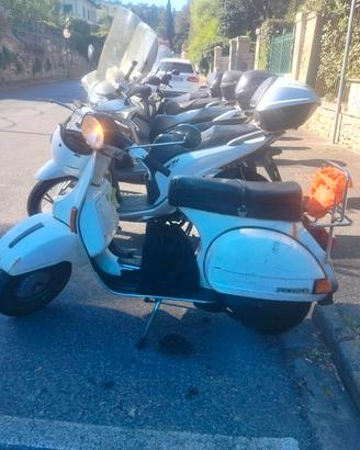 Vespa epoca Px125e con miscelatore