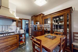 APPARTAMENTO 4 LOCALE CON DOPPI SERVIZI E RISCALDA