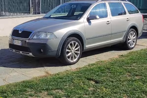 SKODA OCTAVIA SW SCOUT