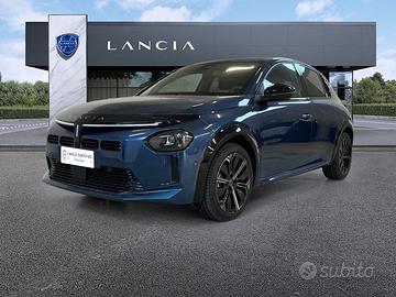 Lancia Ypsilon Ibrida Edizione Cassina e-DCT