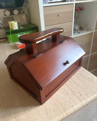 Cassetta lustrascarpe vintage