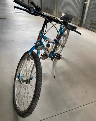 Mountain bike 26 pollici cambio Shimano