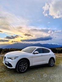 Alfa Romeo Stelvio 210cv executive Bianco Trofeo