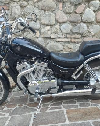 SUZUKI VS 600 GL ISCRITTA ASI