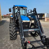 Trattore agricolo. NH 5040