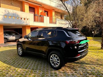 NUOVA JEEP® COMPASS e-HYBRID PLUG-IN 4 e
