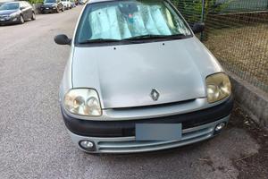 Auto Renault Clio