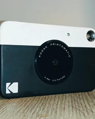 Fotocamera digitale KODAK a stampa istantanea