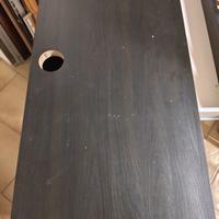 Scrivania micke con cassetti