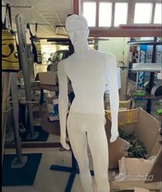 Manichini uomo divisibili e   semi movibili