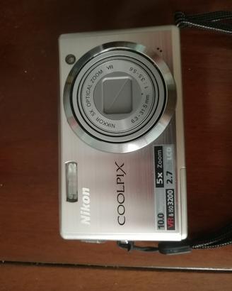fotocamera digitale Nikon Coolpix S560