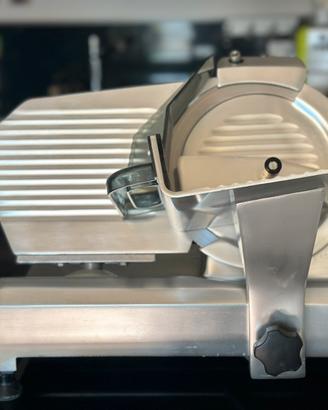 Affettatrice elettrica professionale