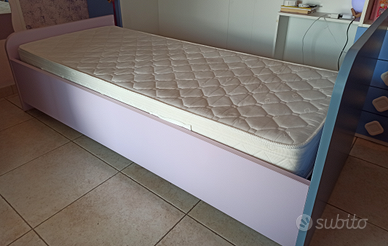 Letti con materasso e rete a doghe per cameretta