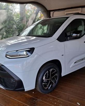 Toyota Proace City Verso 1.5D 100CV L1 Execut...