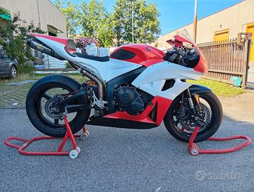 Honda CBR 600 RR pronto pista
