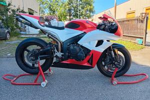Honda CBR 600 RR pronto pista
