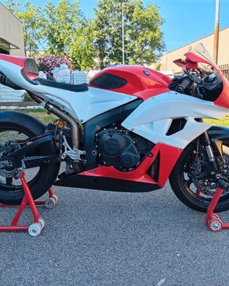 Honda CBR 600 RR pronto pista