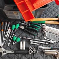 Cassetta in plastica più attrezzi 