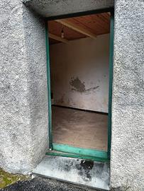 Cantina soppalcata con finestra