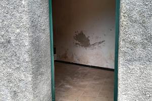 Cantina soppalcata con finestra