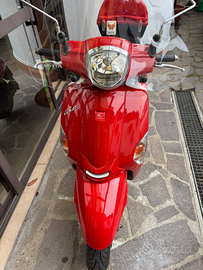Scooter kymco 50 rosso