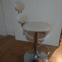 sgabello bianco