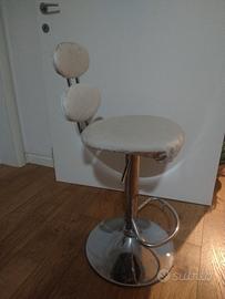sgabello bianco