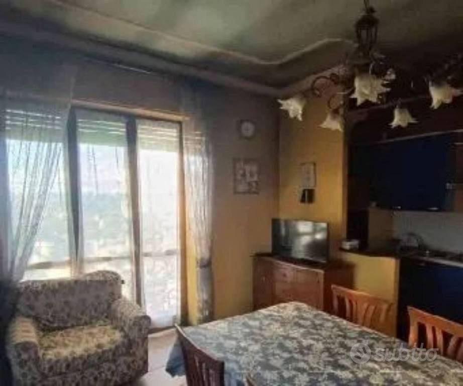 Immobile in asta di 228 m² con più di 5 locali a D - Altro
