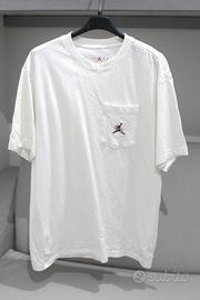 T-shirt Jordan bianca con taschino