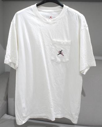 T-shirt Jordan bianca con taschino