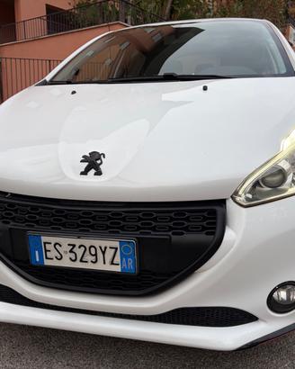 Peugeot 208 1.4 HDi 68 CV strafull