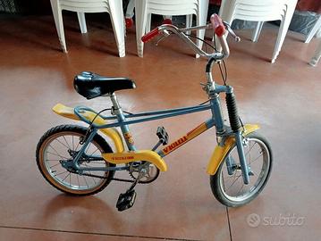 bici cross vicini bambino