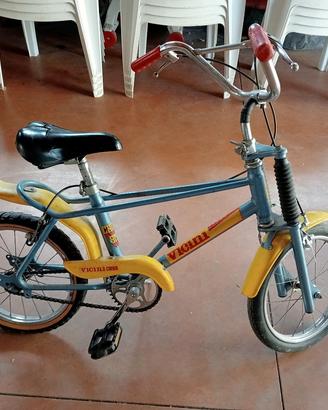bici cross vicini bambino