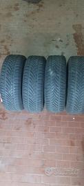4 gomme invernali con cerchi 215 60 R16