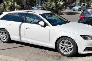 AUDI A4 2.0 TDI 150 CV S TRONIC 